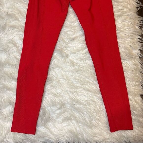 Onzie The Sweetheart Midi Leggings - Picture 11 of 14